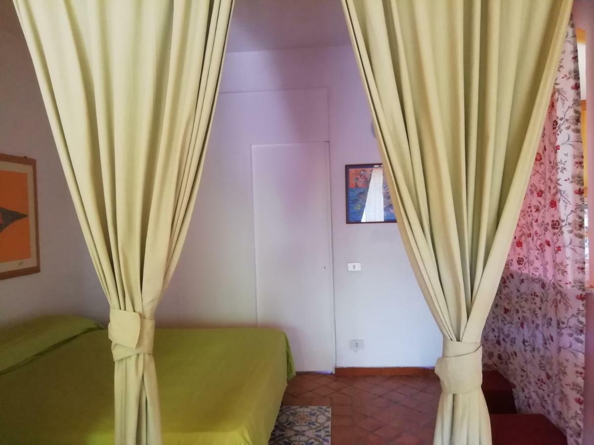 Villa Ettore Gardeládes Exteriör bild